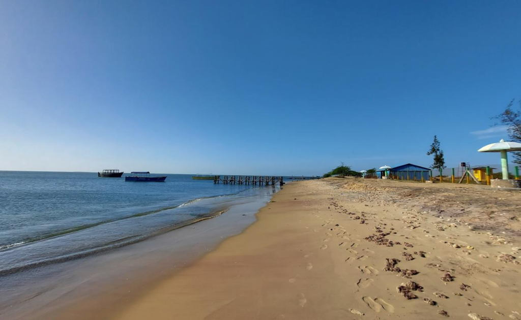 Tharuvaikulam Fishing Village Beach